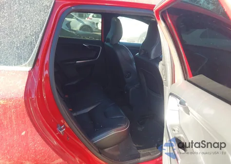 2015 Volvo Xc60 T6 R-Design Platinum from USA, damaged, VIN YV4902RH7F2575881